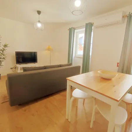 Urban Vista In - By Misha's Place 5d * Lisboa