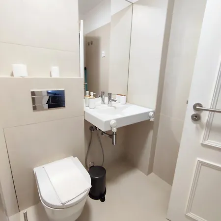 Urban Vista In - By Misha's Place 5d 公寓 *