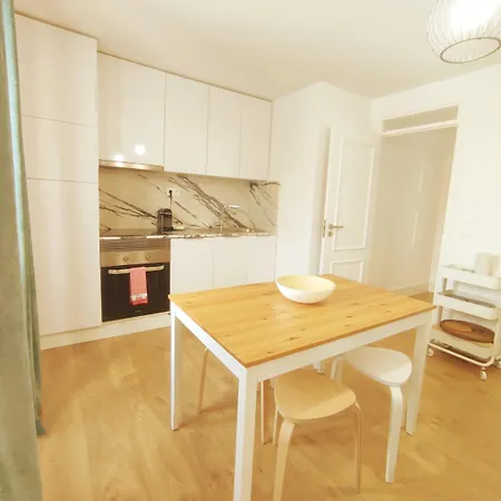 Urban Vista In - By Misha's Place 5d *