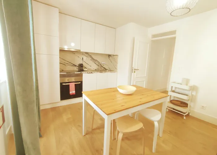 Urban Vista In - By Misha's Place 5d *