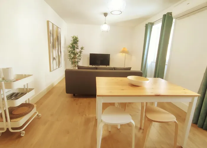 Urban Vista In - By Misha's Place 5d شقة *