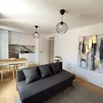 Urban Vista In - By Misha's Place 5d شقة
